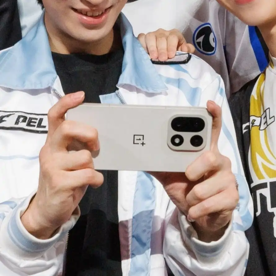 oneplus-15-white-colorway