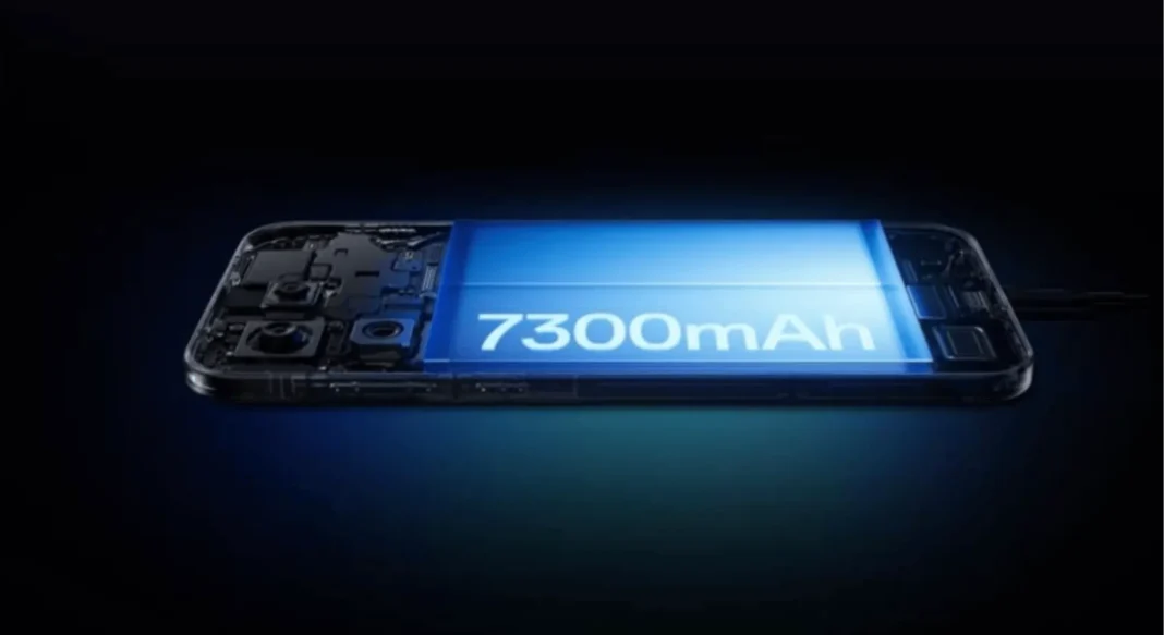 OnePlus 15 smartphone showing 6.78-inch 165Hz LTPO display and square triple camera module with 7,300mAh battery capacity highlighted