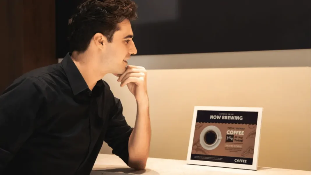 Samsung Color E-Paper EM13DX featuring world's first phytoplankton bio-resin display technology, launched January 2026